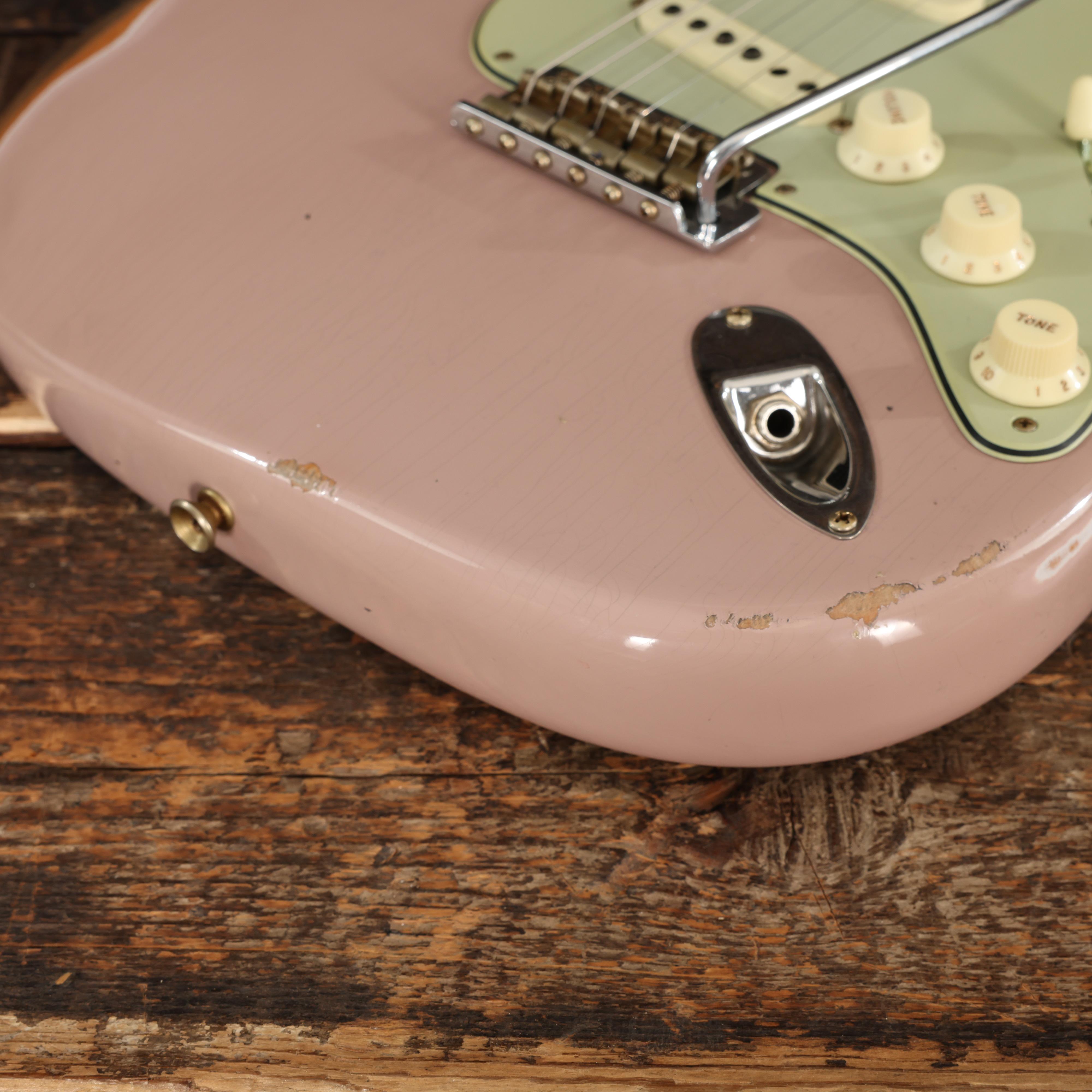 Fender Custom Shop '62 Stratocaster in Dirty Shell Pink Relic